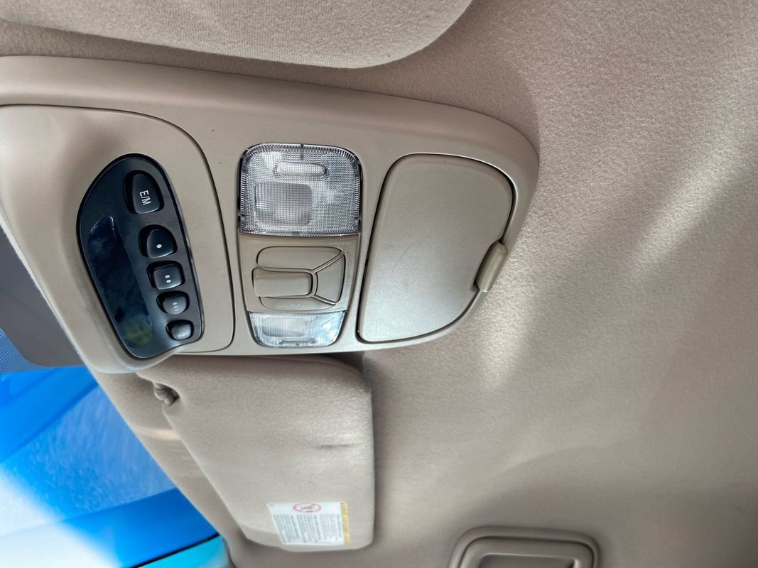 Used 2004 Toyota Sienna LE w/ LE Pkg 12 AWD/4WD image 22