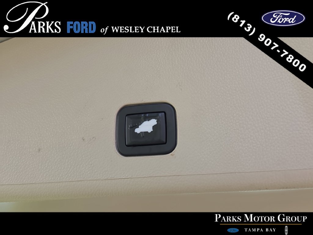 Used 2015 Cadillac SRX Luxury w/ Driver Awareness Package FWD image 10