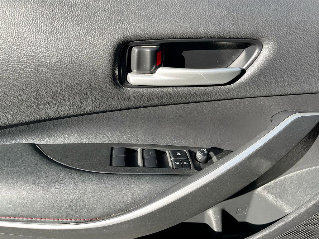 Used 2023 Toyota Corolla SE w/ SE Premium Package image 17