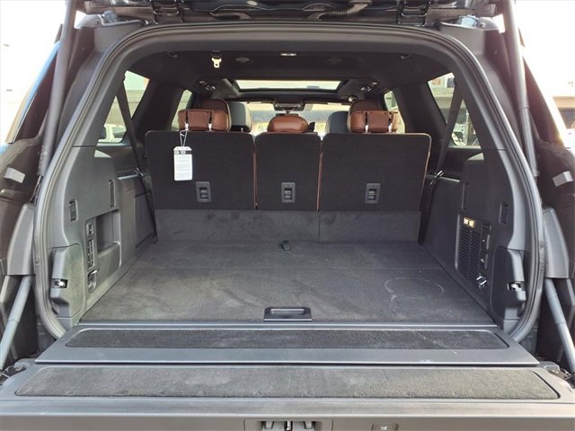 New 2025 Lincoln Navigator L Reserve image 16