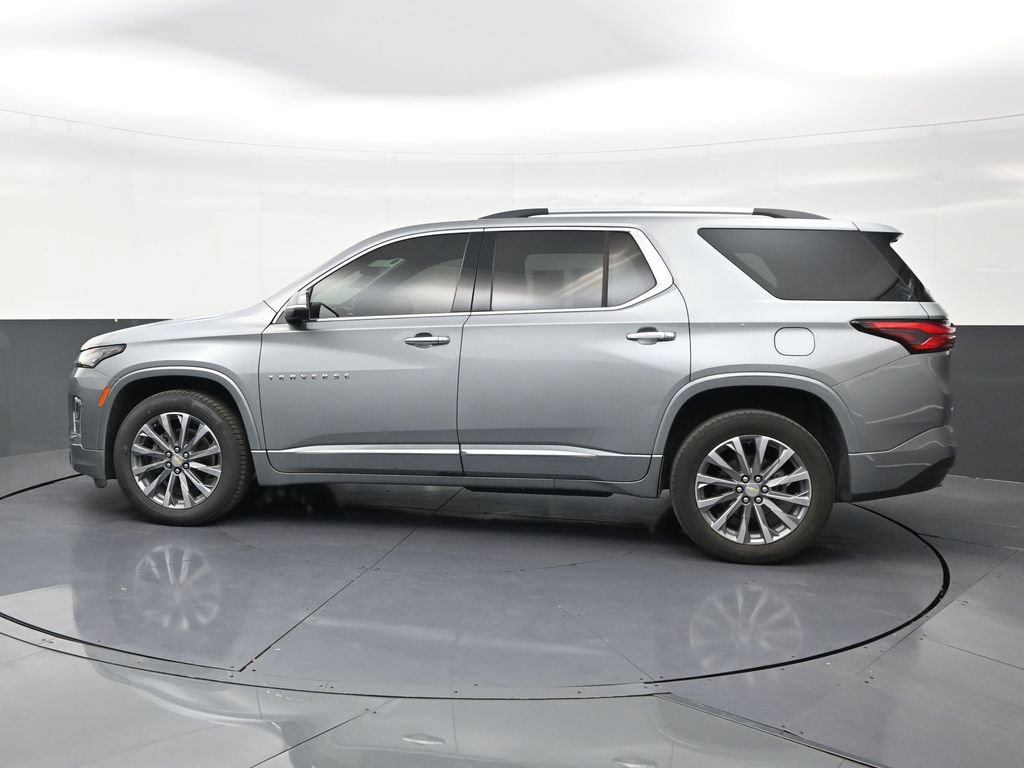 Used 2023 Chevrolet Traverse Premier FWD image 2