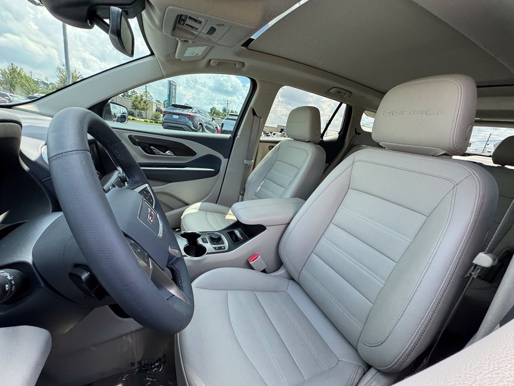 Used 2023 GMC Terrain Denali AWD/4WD image 16