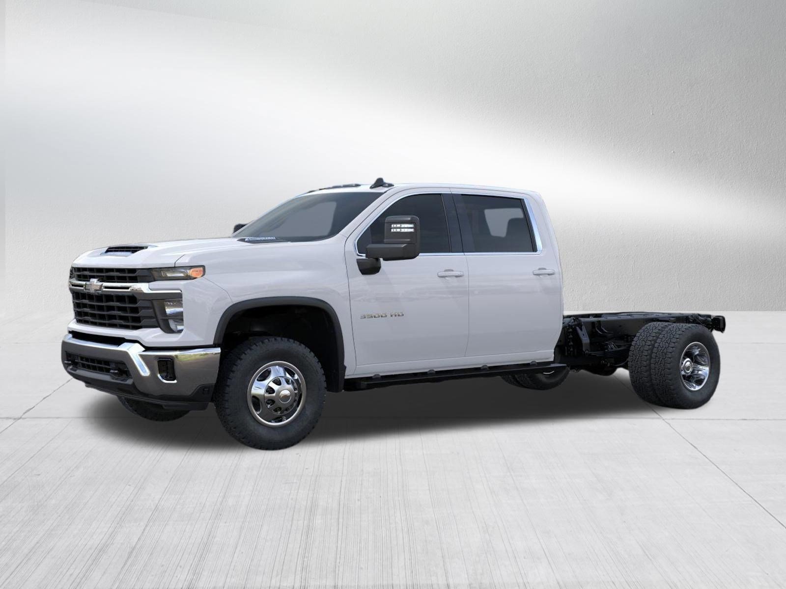 New 2026 Chevrolet Silverado 3500 LT image 2