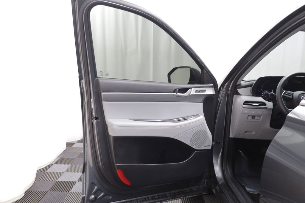 Used 2024 Hyundai Palisade SEL w/ Premium Package AWD/4WD image 4