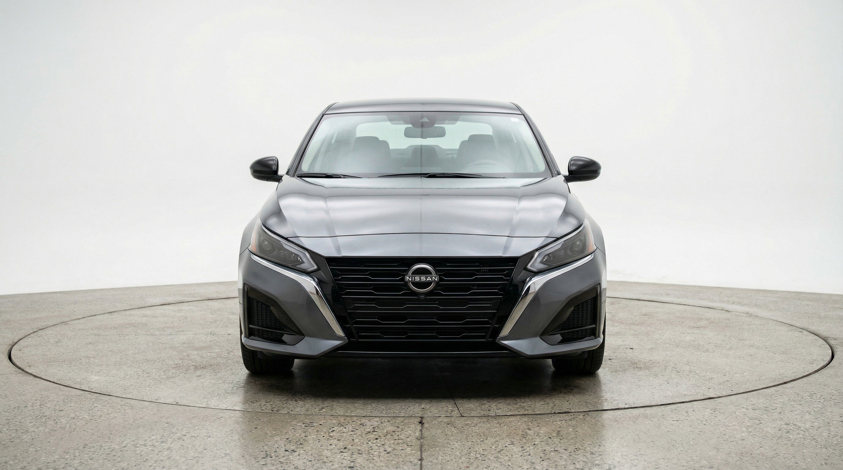 Used 2025 Nissan Altima 2.5 SV image 2