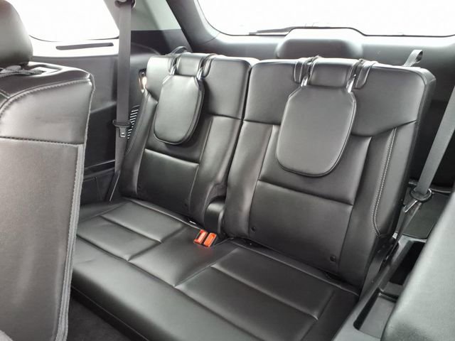 Certified 2023 Ford Explorer XLT w/ Equipment Group 202A AWD/4WD image 7