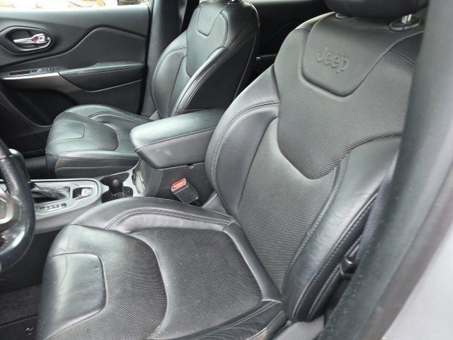 Used 2021 Jeep Cherokee Latitude Lux w/ Comfort/Convenience Group image 16