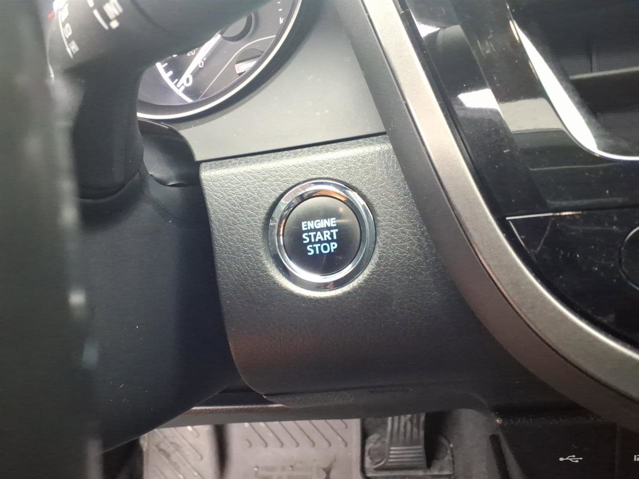 Used 2023 Toyota Camry SE w/ Cold Weather Package image 16