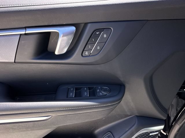 Certified 2025 Buick Enclave Sport Touring w/ Power Package FWD image 21