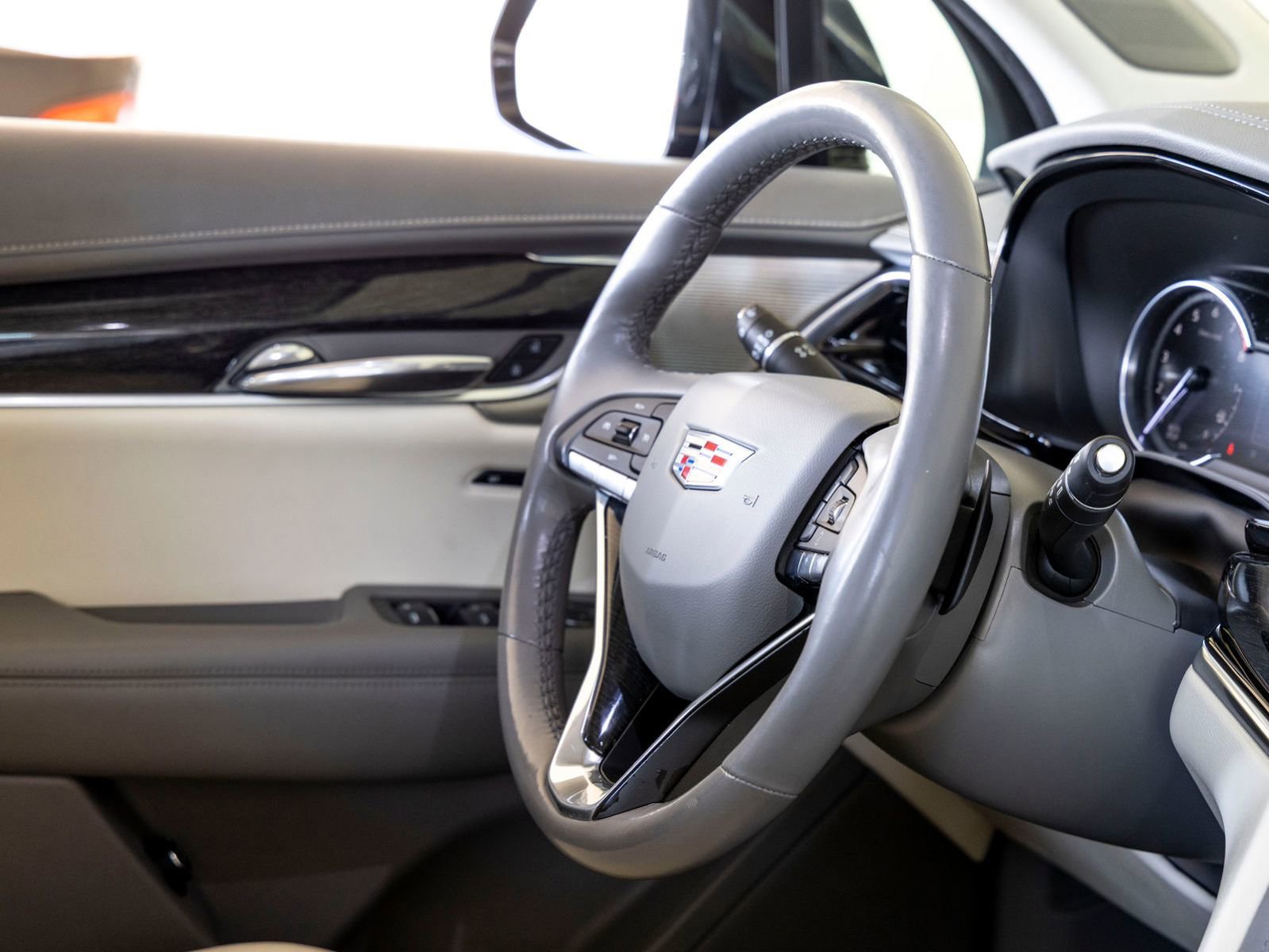 Used 2021 Cadillac XT6 Premium Luxury FWD image 29