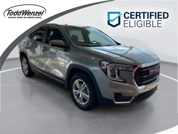 Used 2023 GMC Terrain SLE w/ LPO, Floor Liner Package image 1