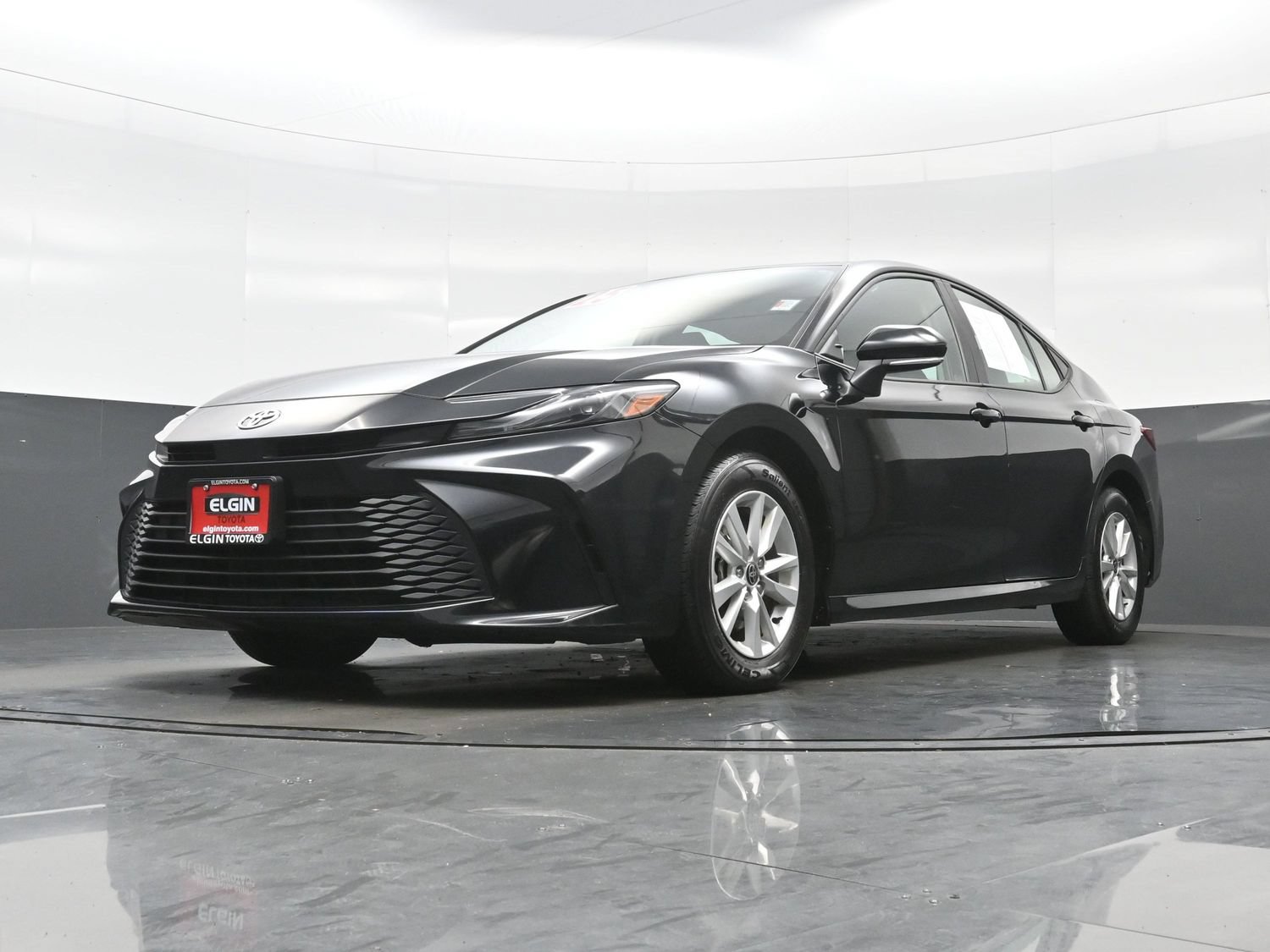Used 2025 Toyota Camry LE FWD image 28