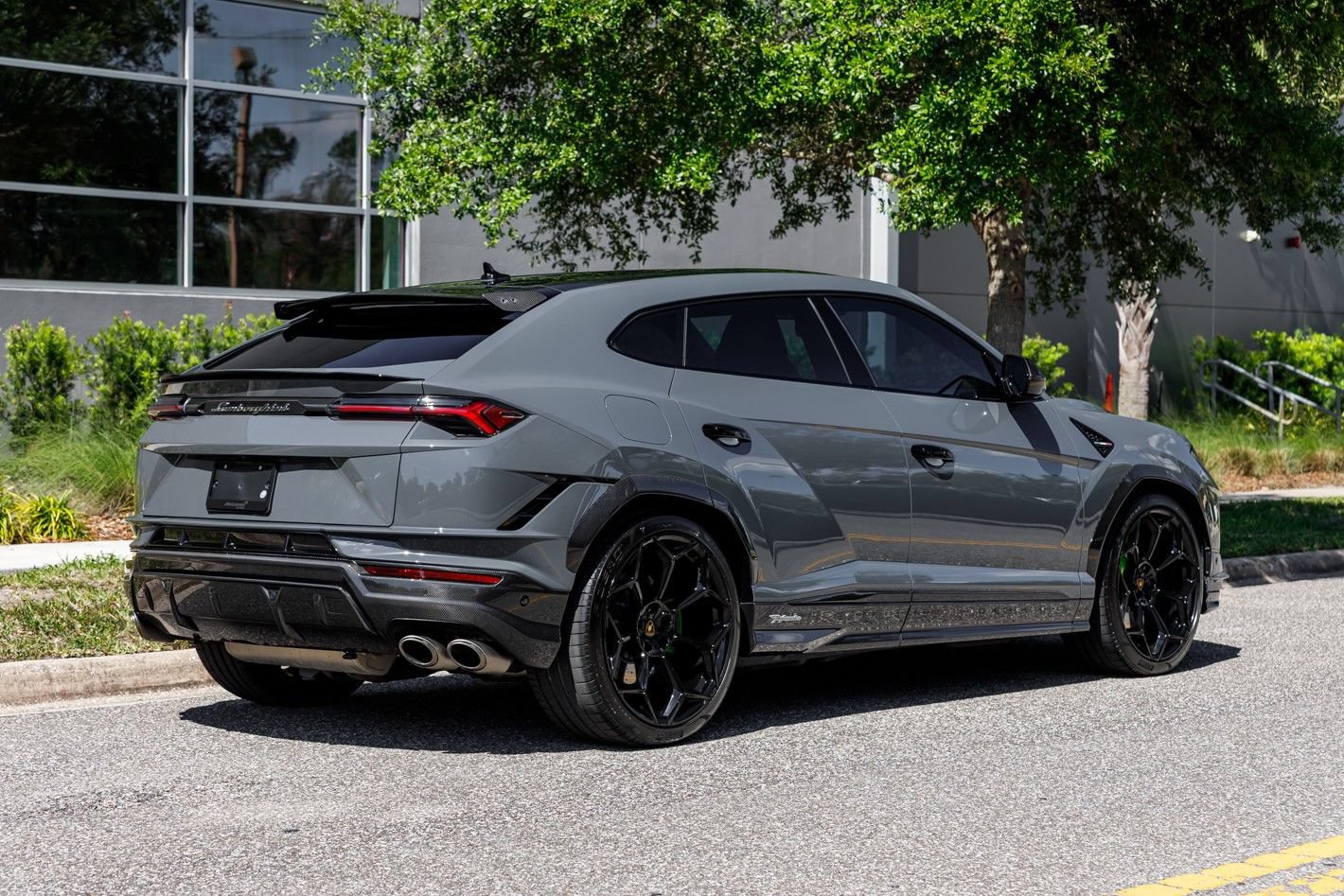 Used 2023 Lamborghini Urus Performante AWD/4WD image 11