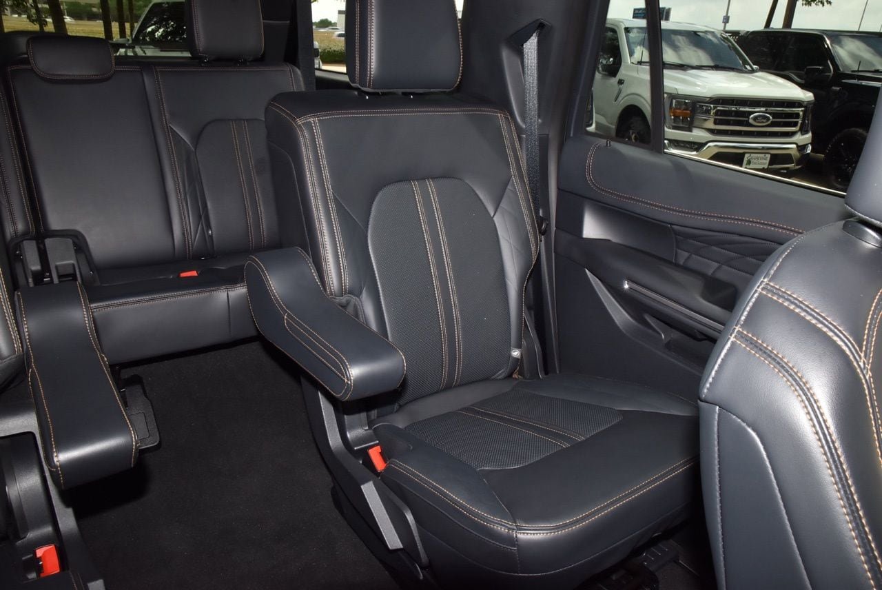 Certified 2024 Ford Expedition Max Platinum image 22