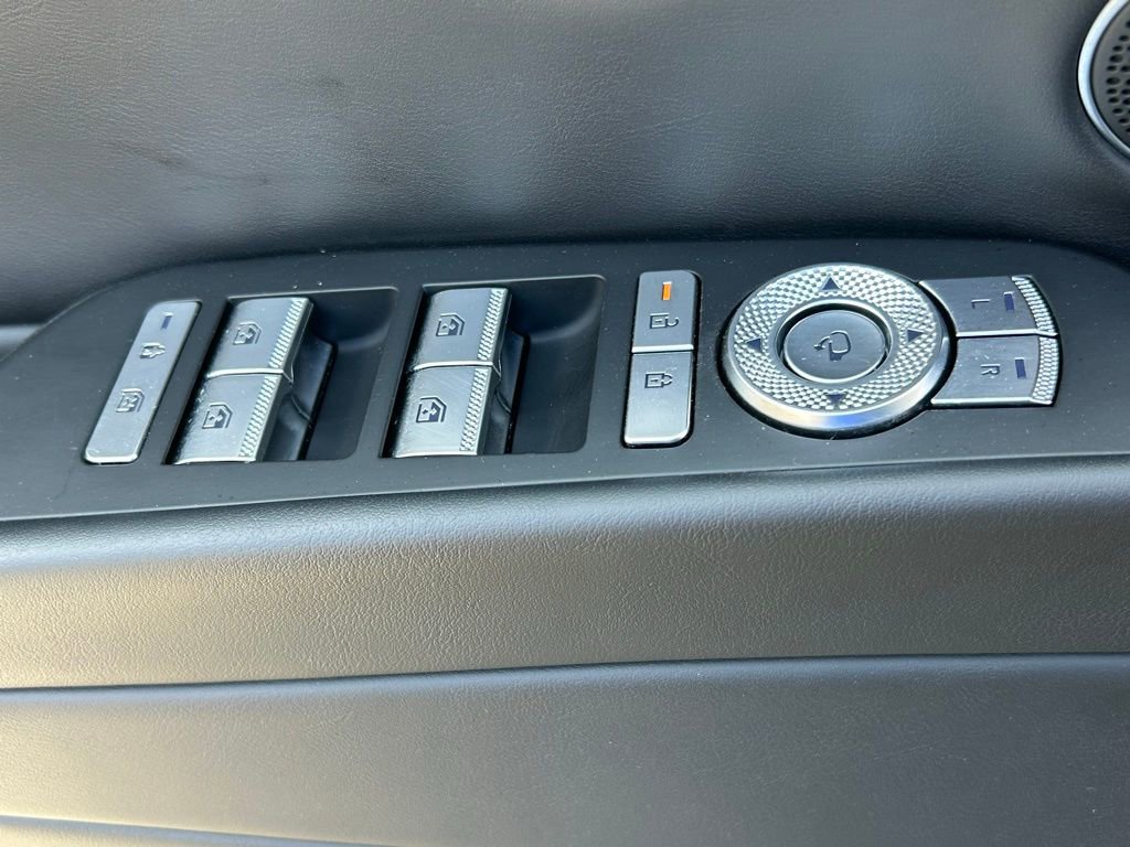 Used 2025 Genesis G80 2.5T image 31