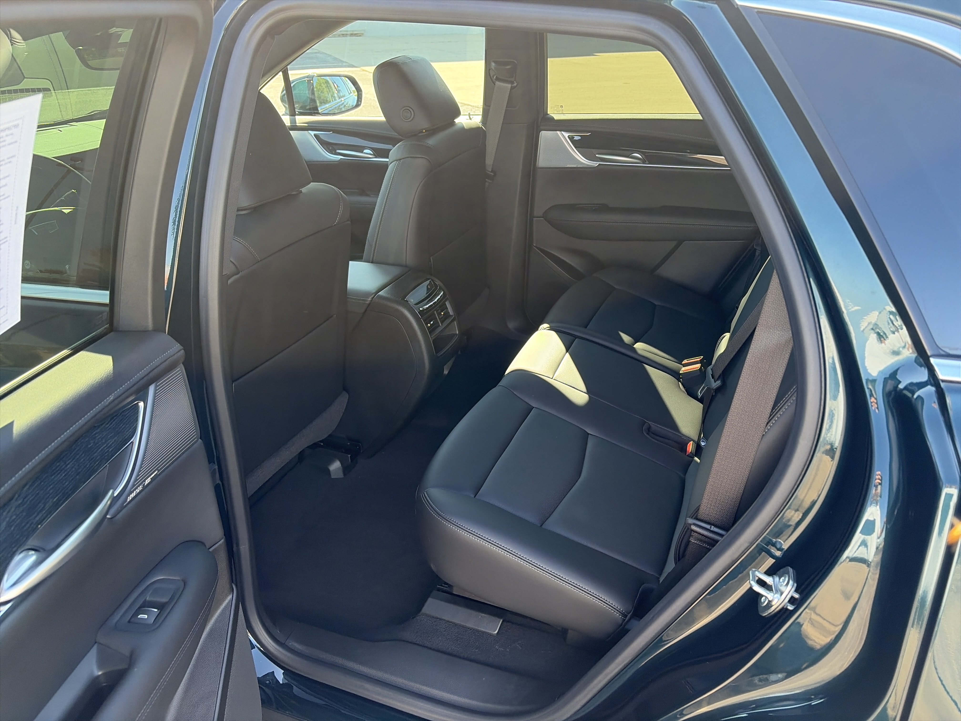 Used 2025 Cadillac XT5 Premium Luxury w/ Technology Package AWD/4WD image 12