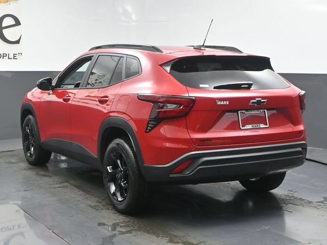 New 2026 Chevrolet Trax LT w/ Midnight Edition FWD image 14
