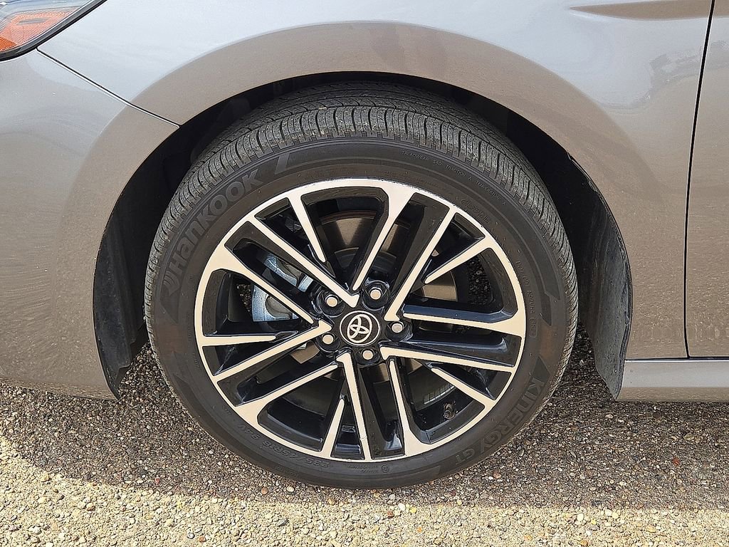 Used 2025 Toyota Camry XLE w/ Premium Plus Package image 11