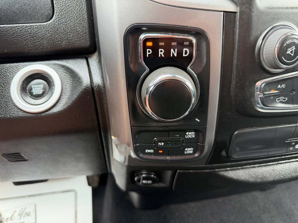 Used 2022 RAM 1500 Classic SLT w/ Electronics Convenience Group AWD/4WD image 27