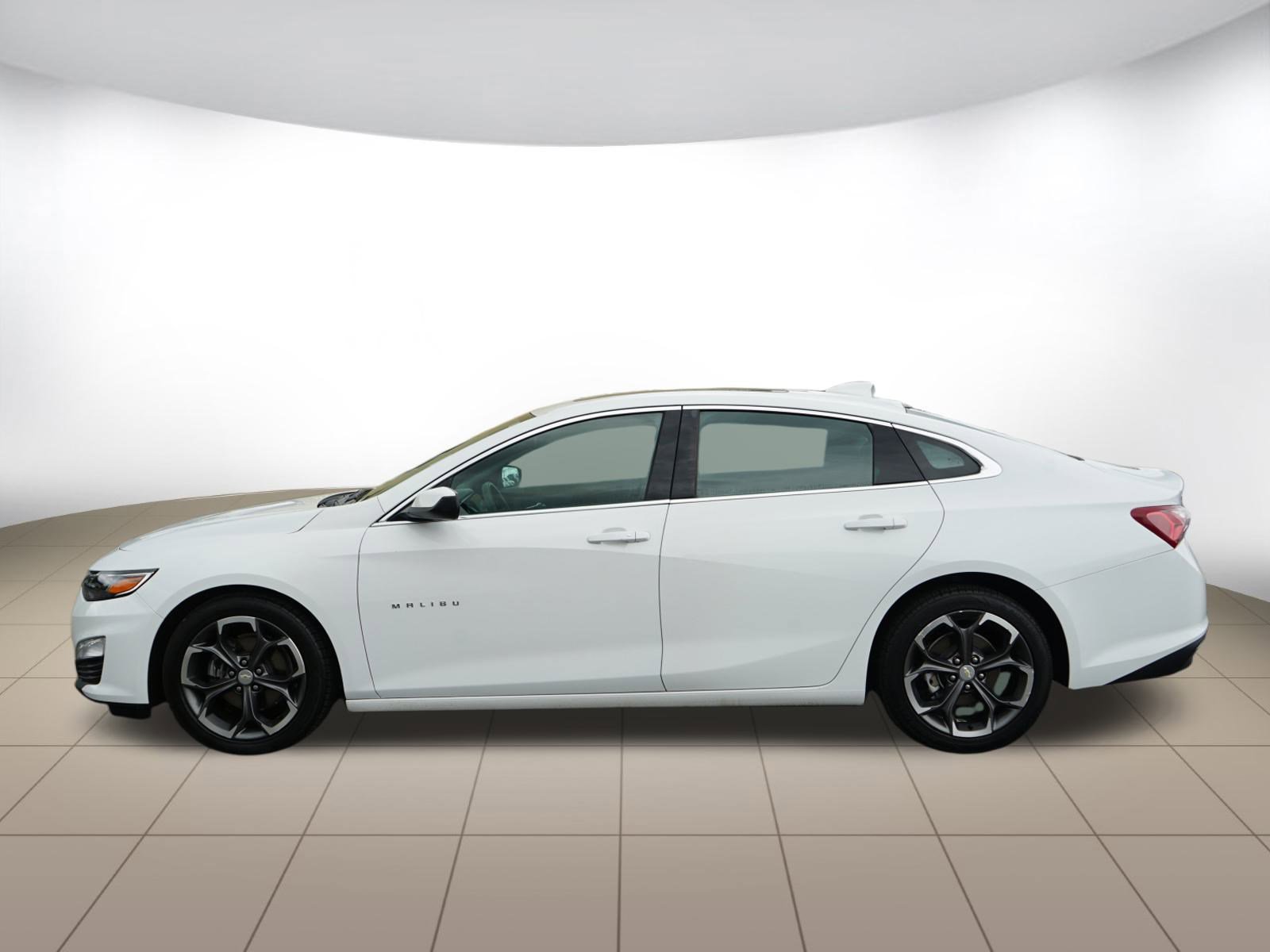 Used 2022 Chevrolet Malibu LT image 4