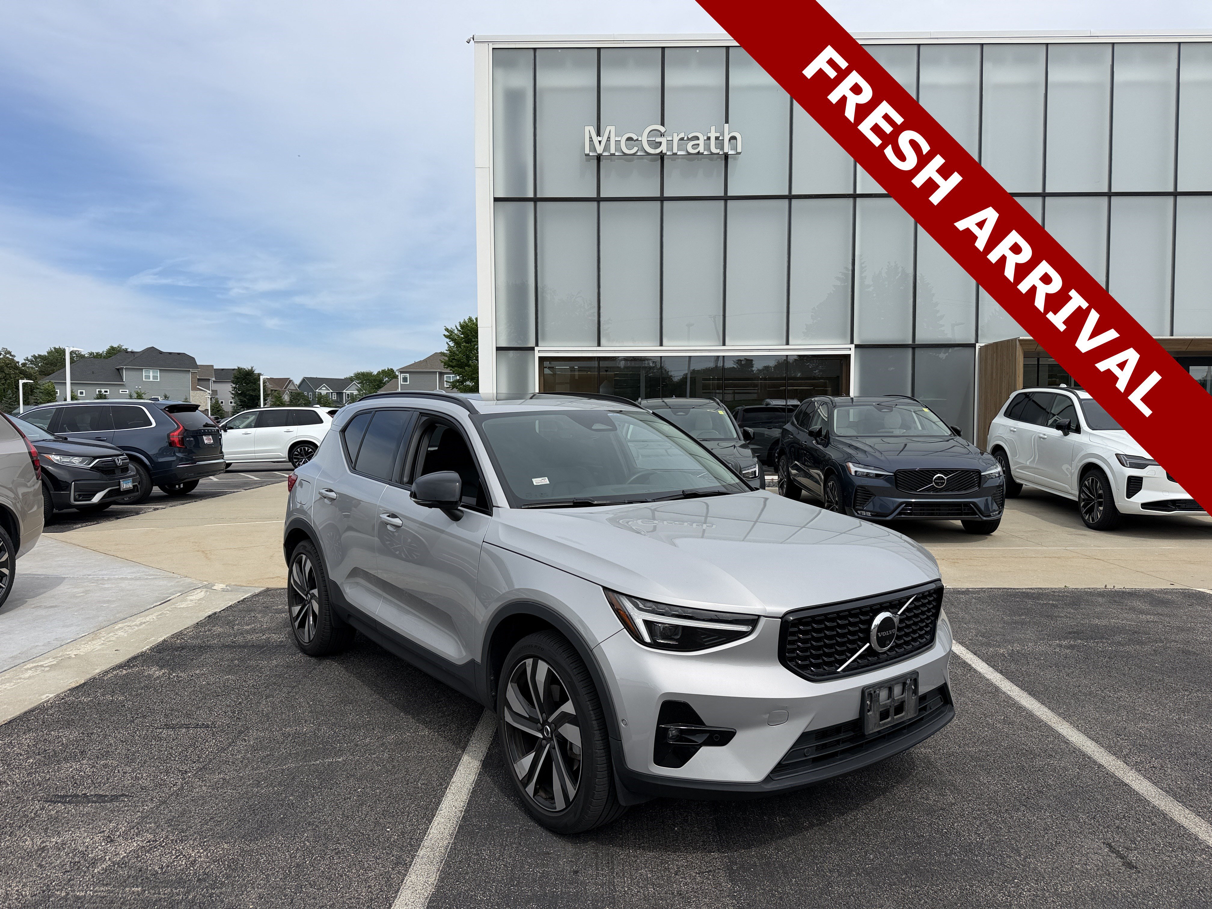 Used 2023 Volvo XC40 B5 Ultimate w/ Protection Package Premier