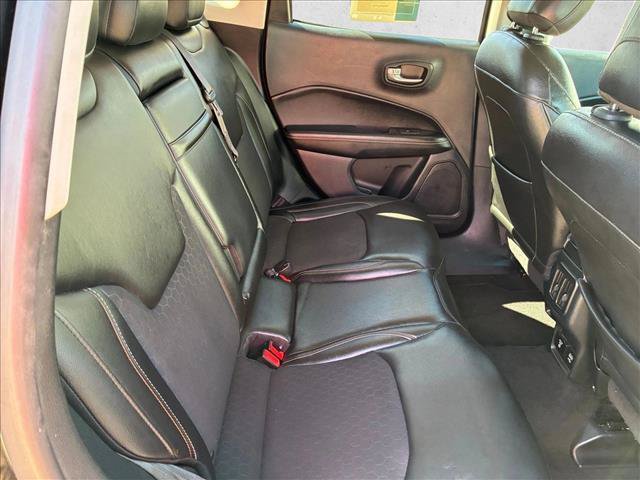 Used 2018 Jeep Compass Latitude w/ Popular Equipment Group FWD image 19