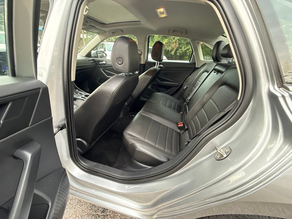 Used 2023 Volkswagen Jetta SE FWD image 14
