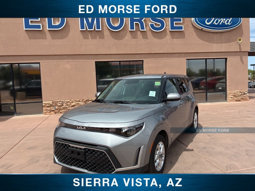 Certified 2025 Kia Soul LX FWD image 1