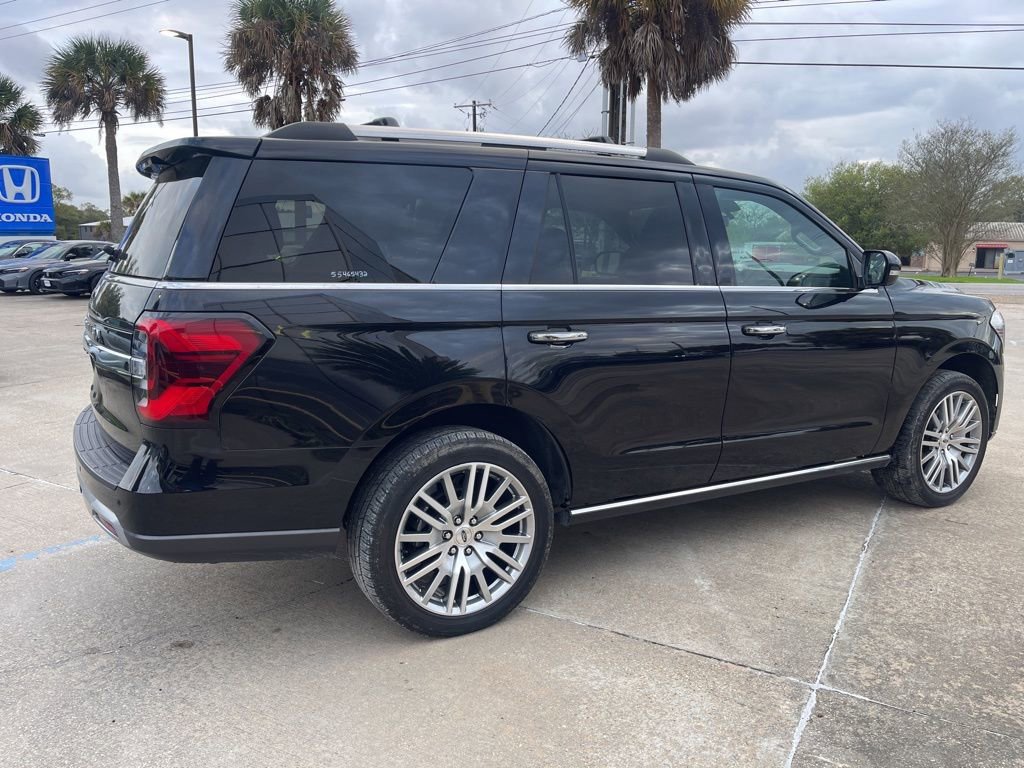 Used 2024 Ford Expedition Limited image 5