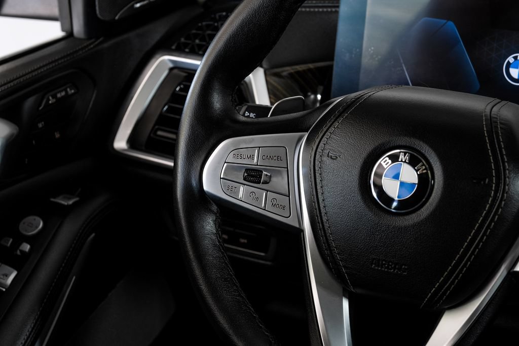 Used 2024 BMW X7 xDrive40i AWD/4WD image 16