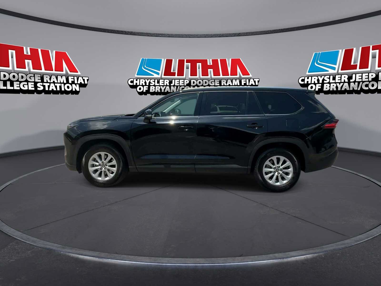 Used 2025 Toyota Grand Highlander AWD image 5