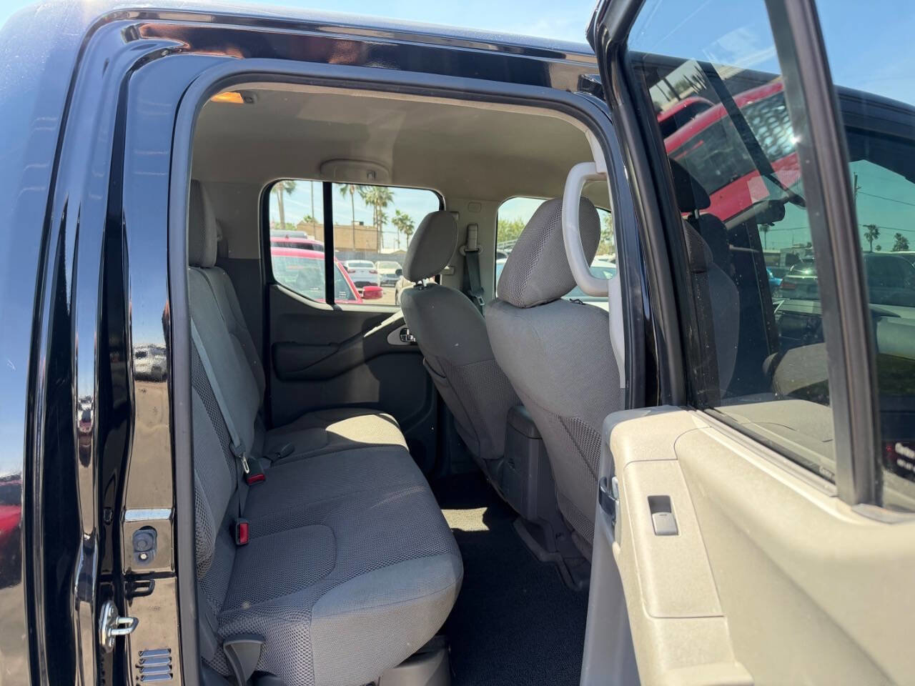 Used 2016 Nissan Frontier SV RWD image 24