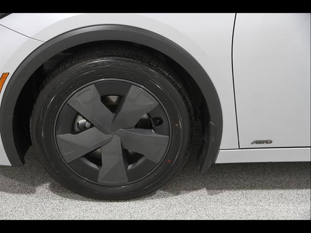 Used 2026 Toyota Prius LE AWD/4WD image 23