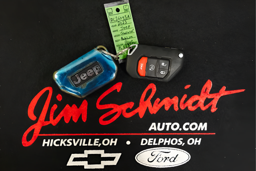 Used 2023 Jeep Gladiator Rubicon w/ LED Lighting Group AWD/4WD image 39