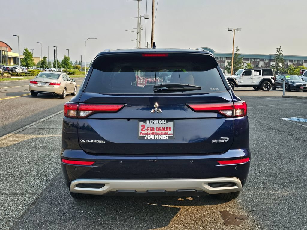 Used 2023 Mitsubishi Outlander SEL 40th Anniversary AWD/4WD image 6