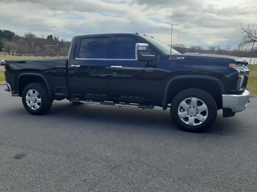 Used 2023 Chevrolet Silverado 2500 LTZ w/ LTZ Premium Package AWD/4WD image 3