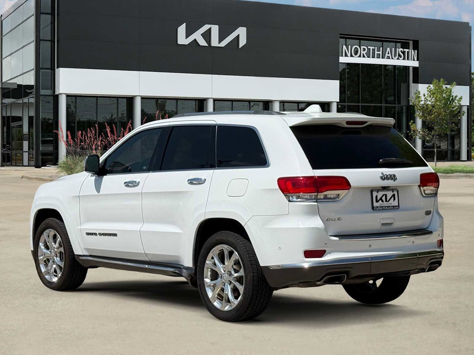 Used 2020 Jeep Grand Cherokee Summit AWD/4WD image 5