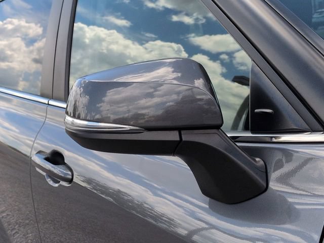 Certified 2024 Toyota Highlander XLE FWD image 12
