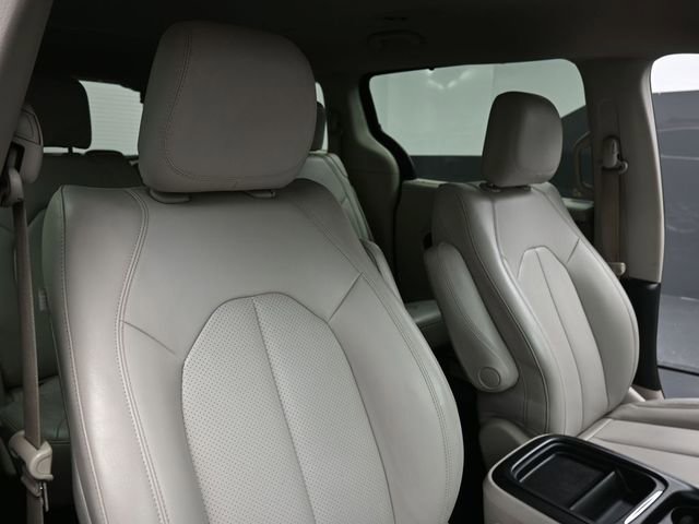 Used 2021 Chrysler Voyager Lxi image 28