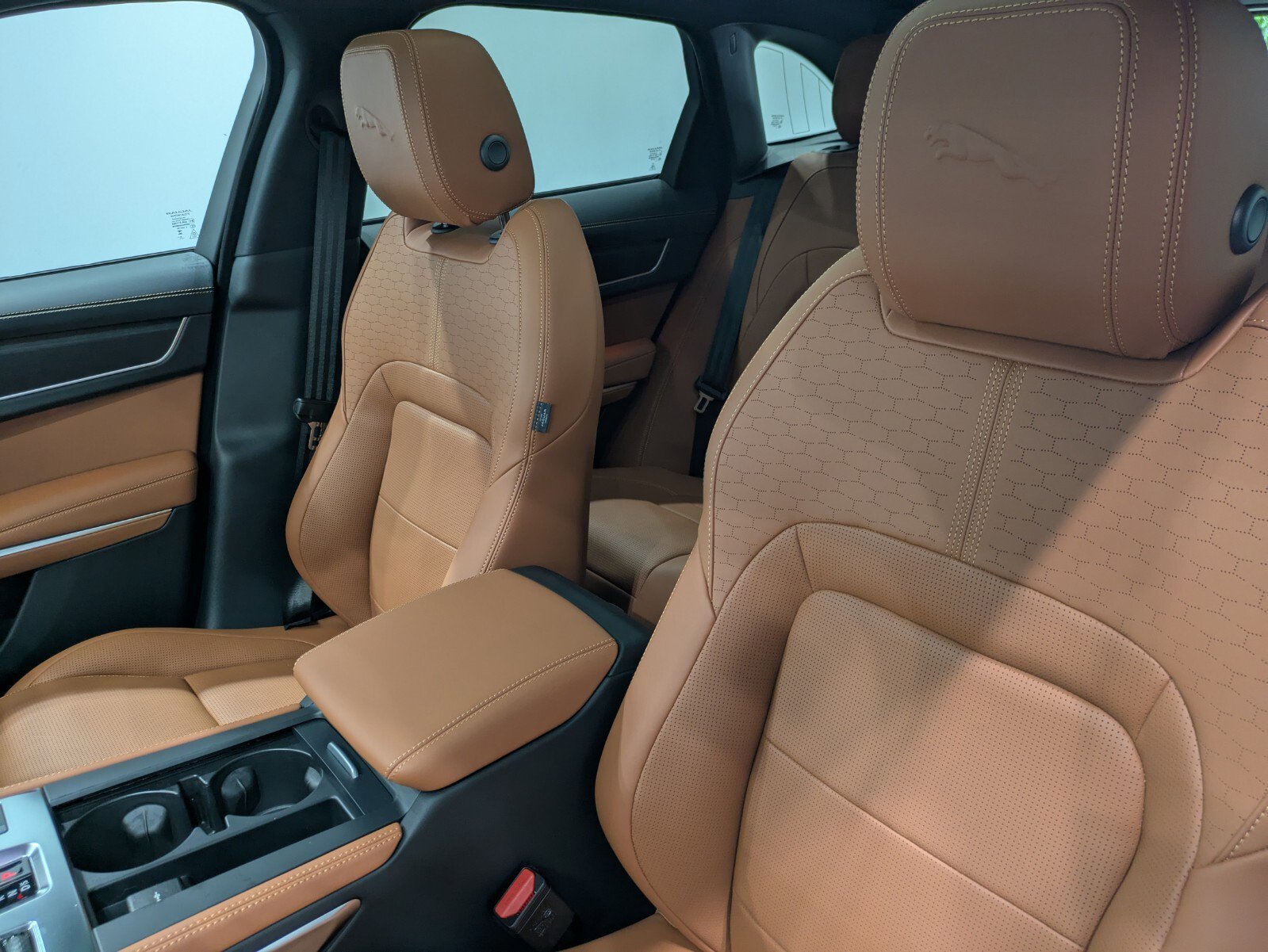 New 2026 Jaguar F-PACE R-Dynamic S image 10