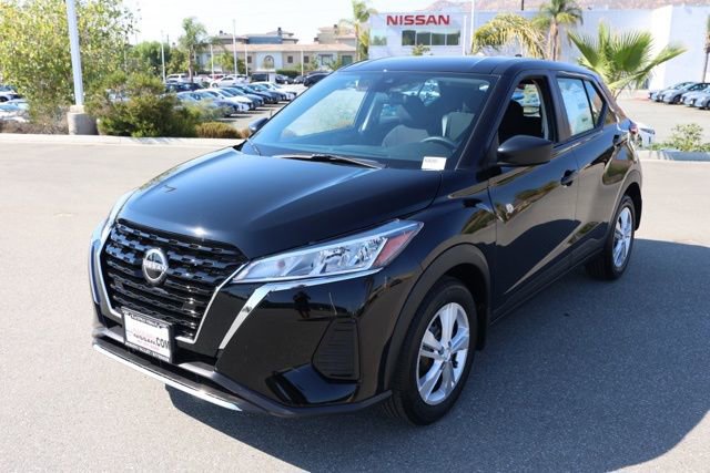 New 2025 Nissan Kicks Play S image 8