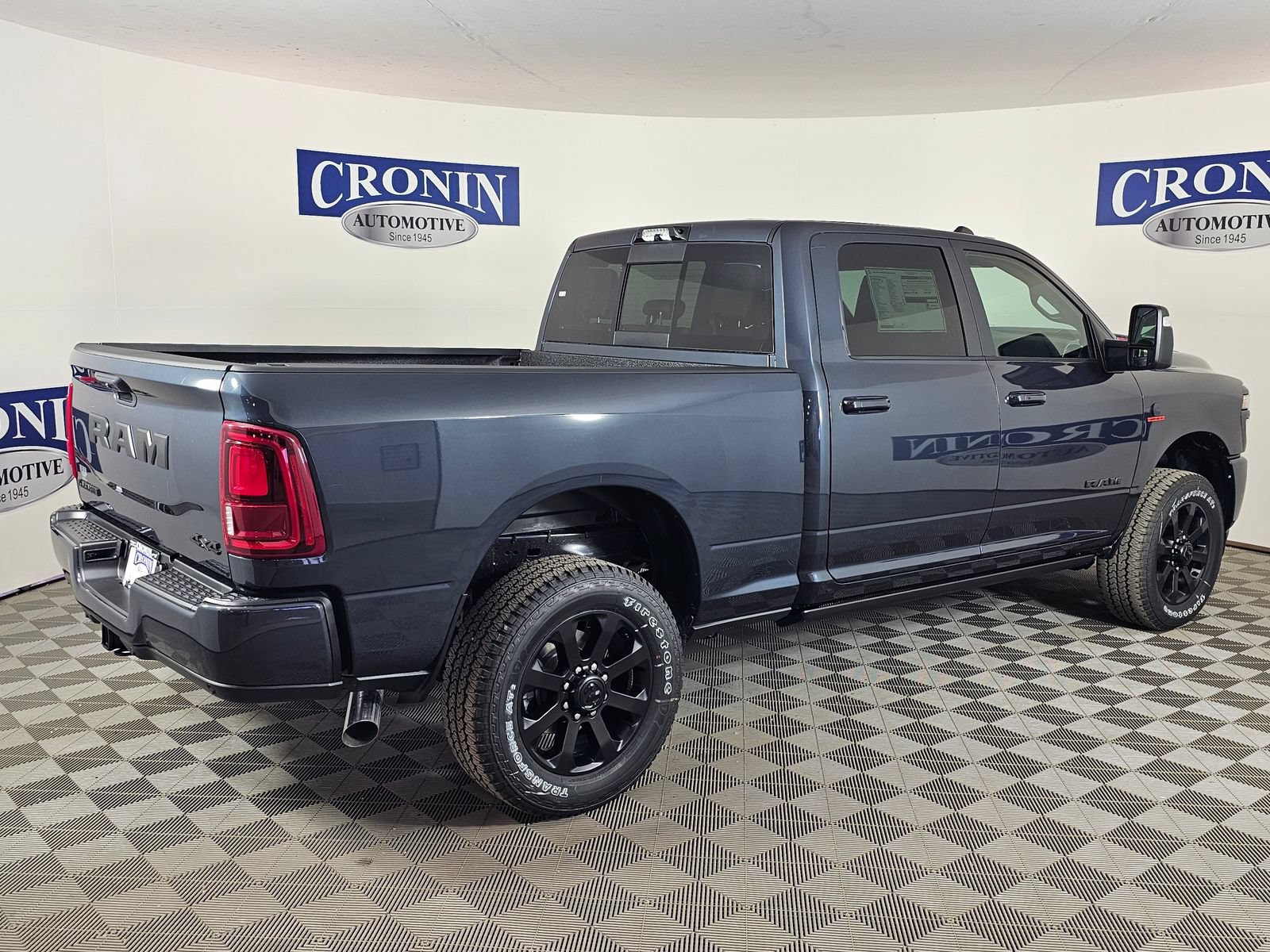 New 2026 RAM 2500 Laramie AWD/4WD image 32