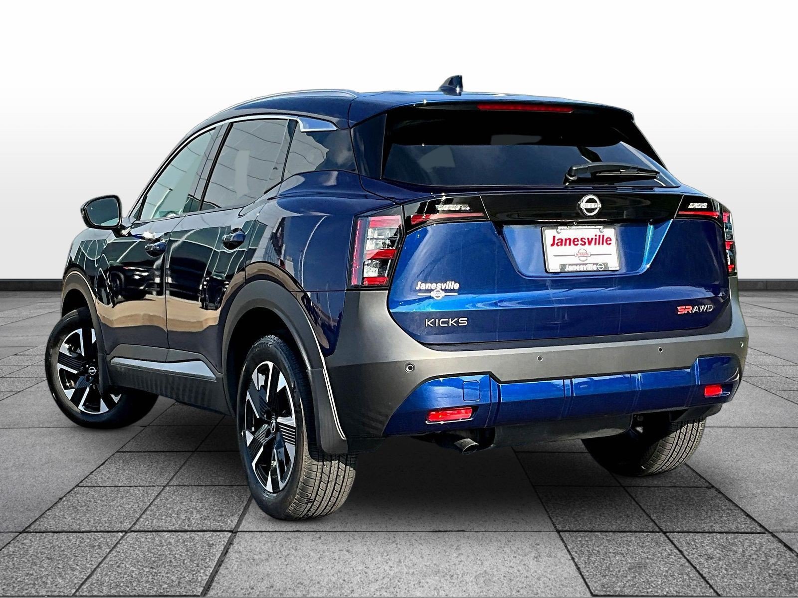 Certified 2025 Nissan Kicks SR AWD/4WD image 5