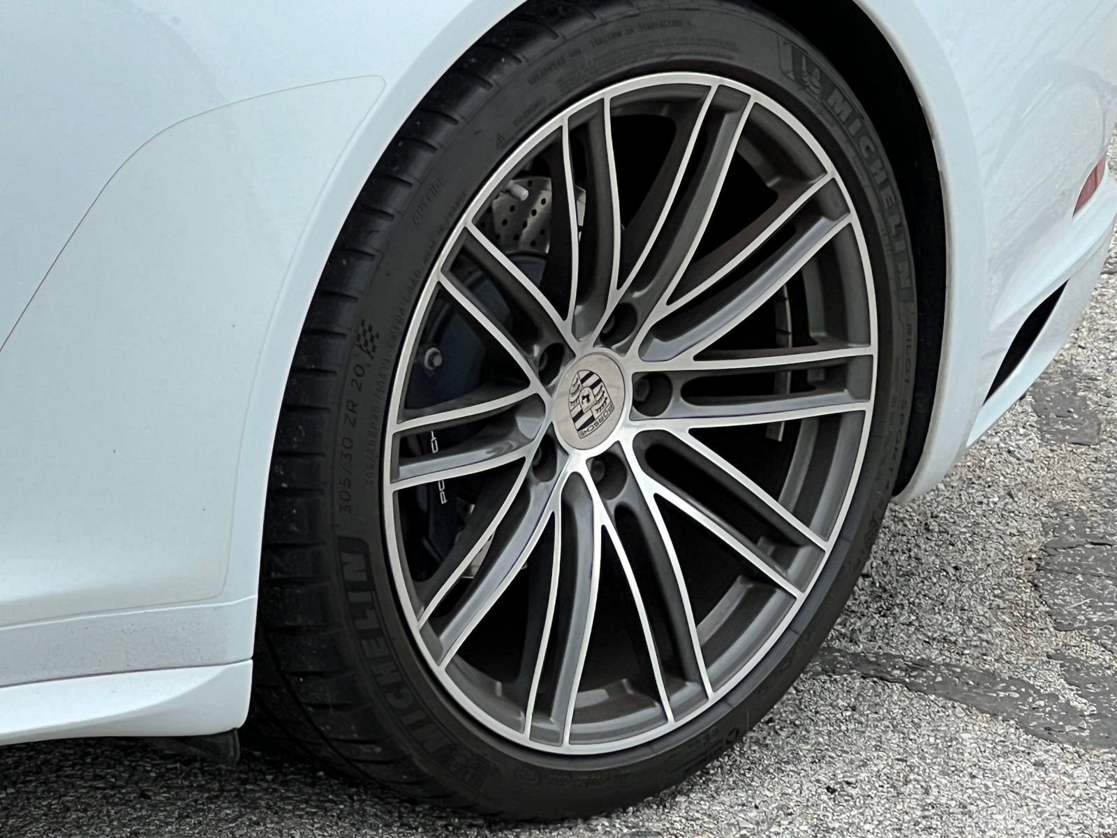 Certified 2019 Porsche 911 Targa 4 AWD/4WD image 17