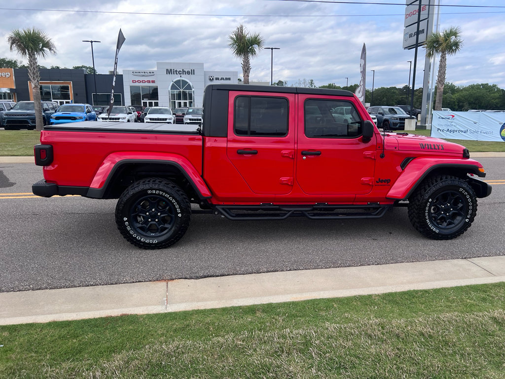 Certified 2023 Jeep Gladiator Sport AWD/4WD image 4