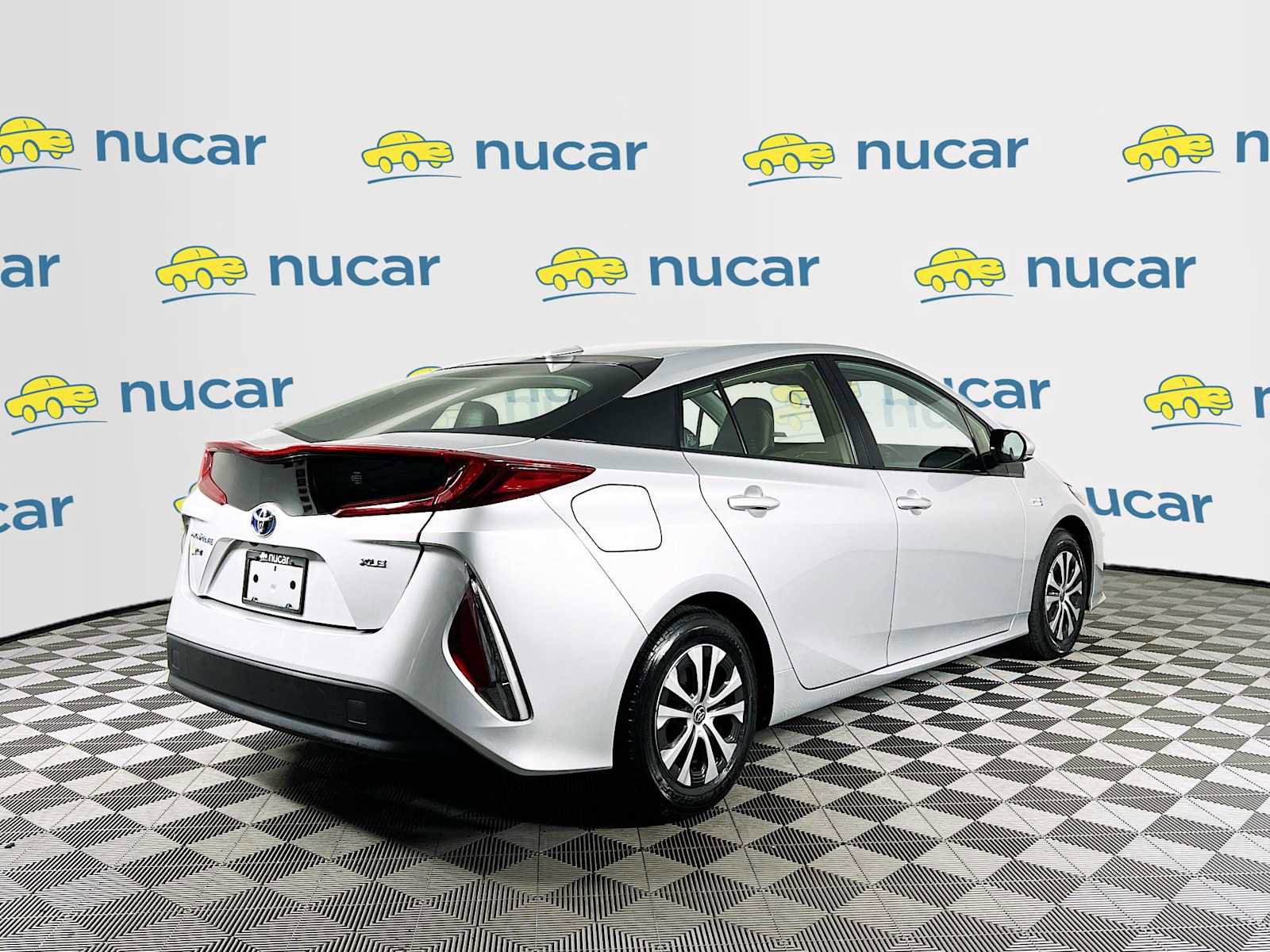 Used 2021 Toyota Prius Prime XLE image 7