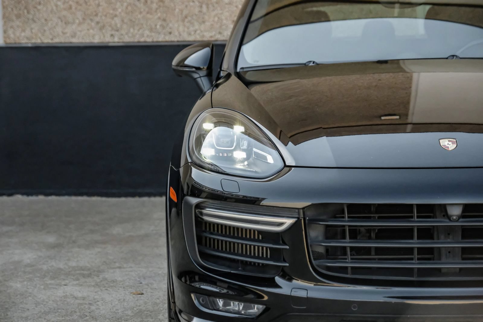 Used 2018 Porsche Cayenne GTS w/ Premium Package Plus AWD/4WD image 51