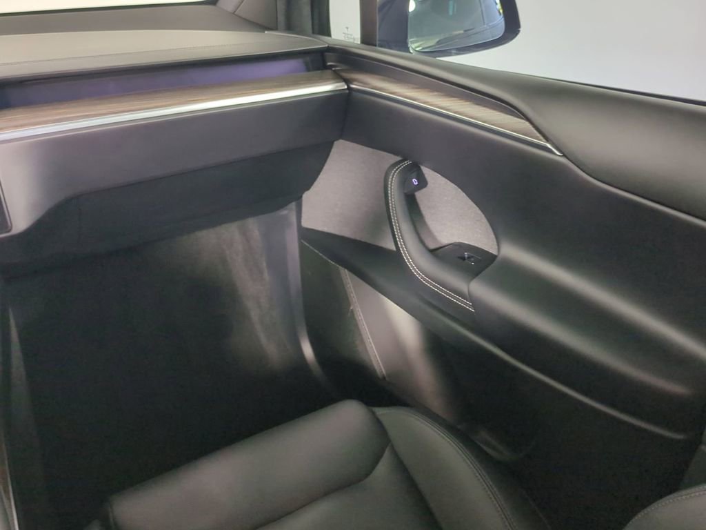 Used 2023 Tesla Model X image 20