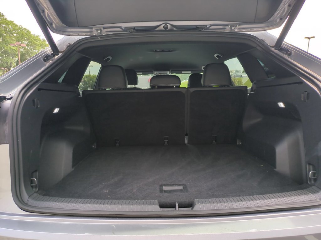Used 2025 Volkswagen Atlas Cross Sport SE FWD image 28