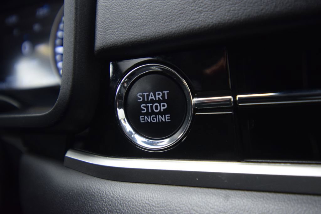 Used 2024 Mitsubishi Outlander SE Black Edition image 30